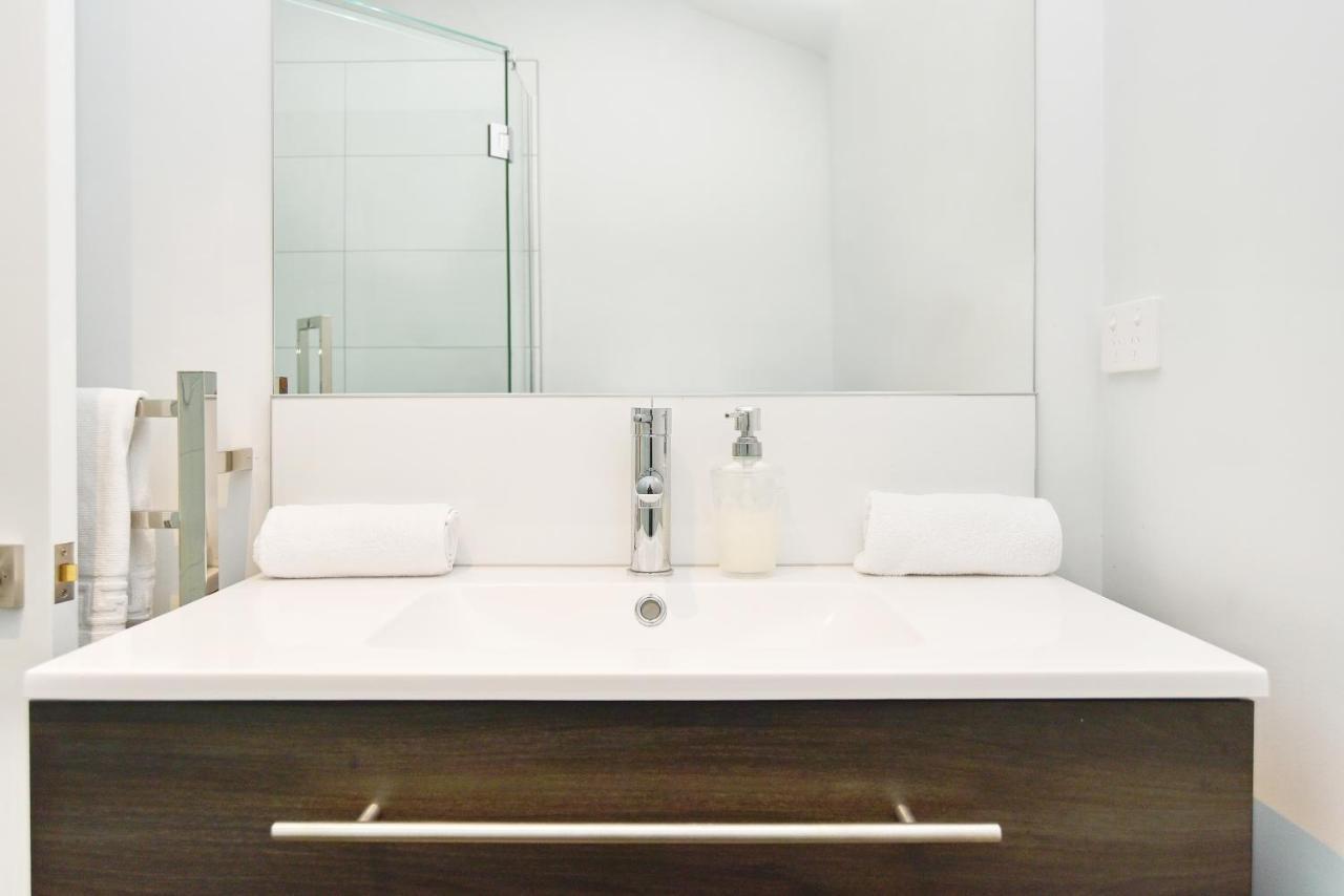 Salisbury Style - Modern City Apartment - Christchurch Holiday Homes Exteriör bild